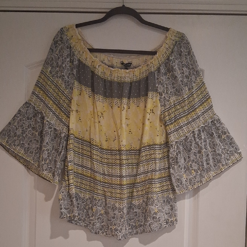 Unique Spectrum Yellow and Gray Floral Blouse